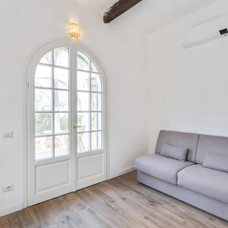 Апартаменты Maison D'orange - La Pinede *