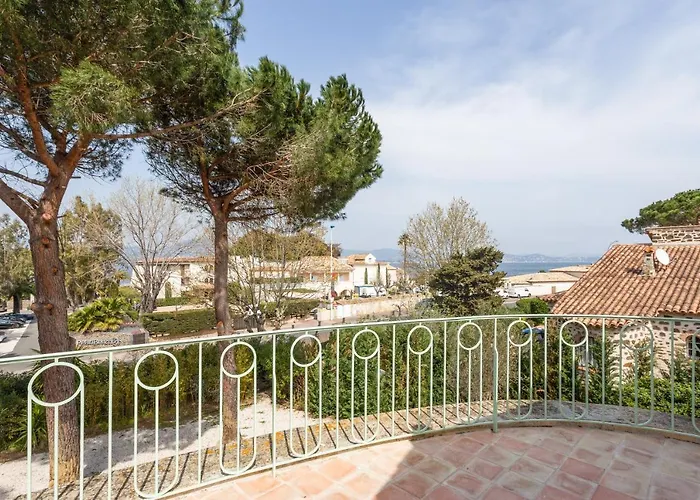Maison D'orange - La Pinede Apartment